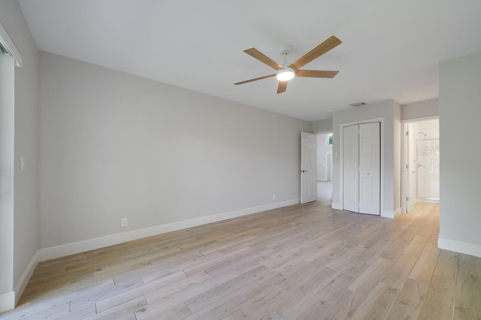 Unit 683,685 photo 6