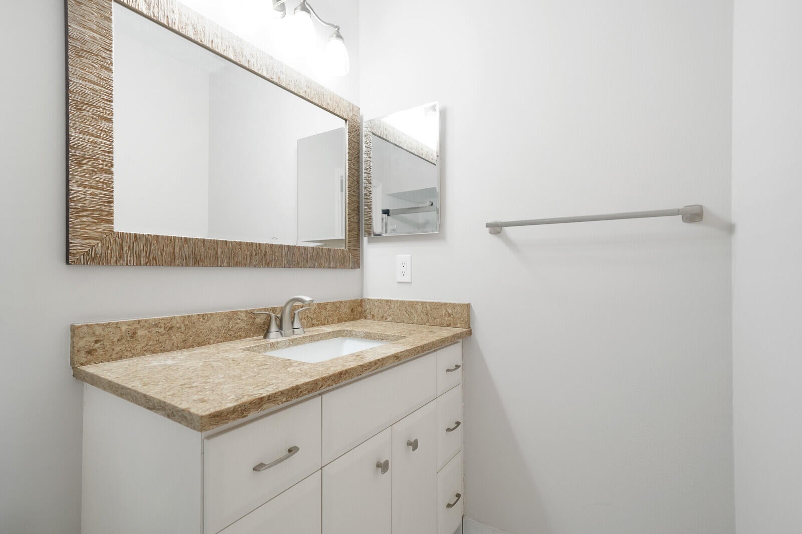 Unit 683,685 photo 8