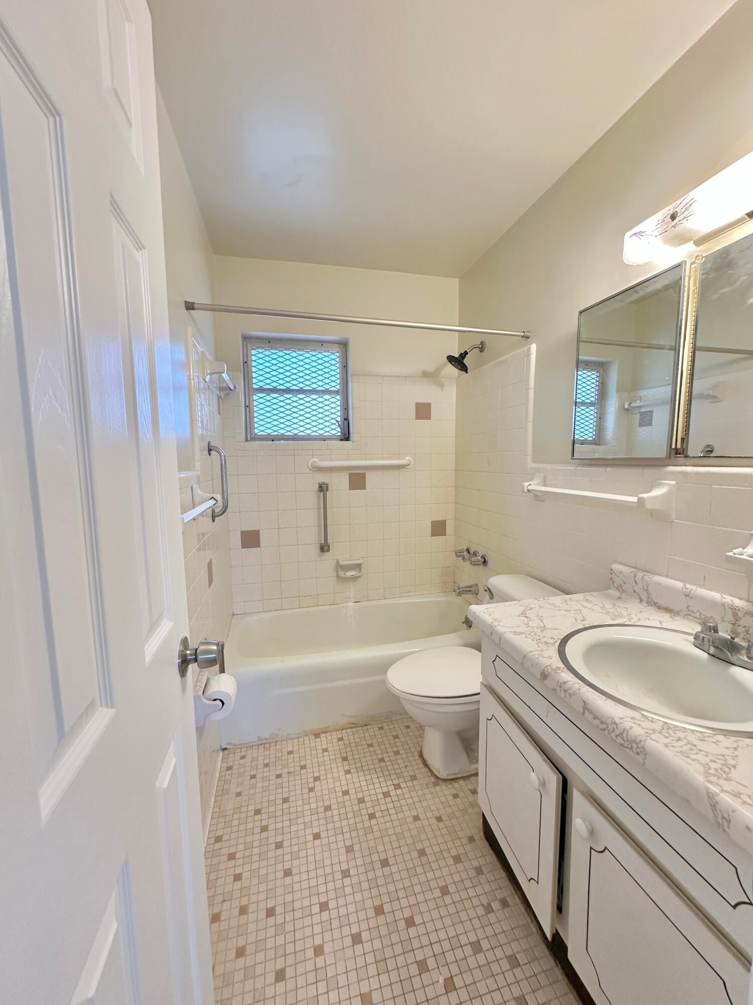 Unit 31 photo 14
