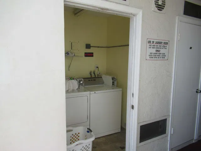 Unit 103 photo 17
