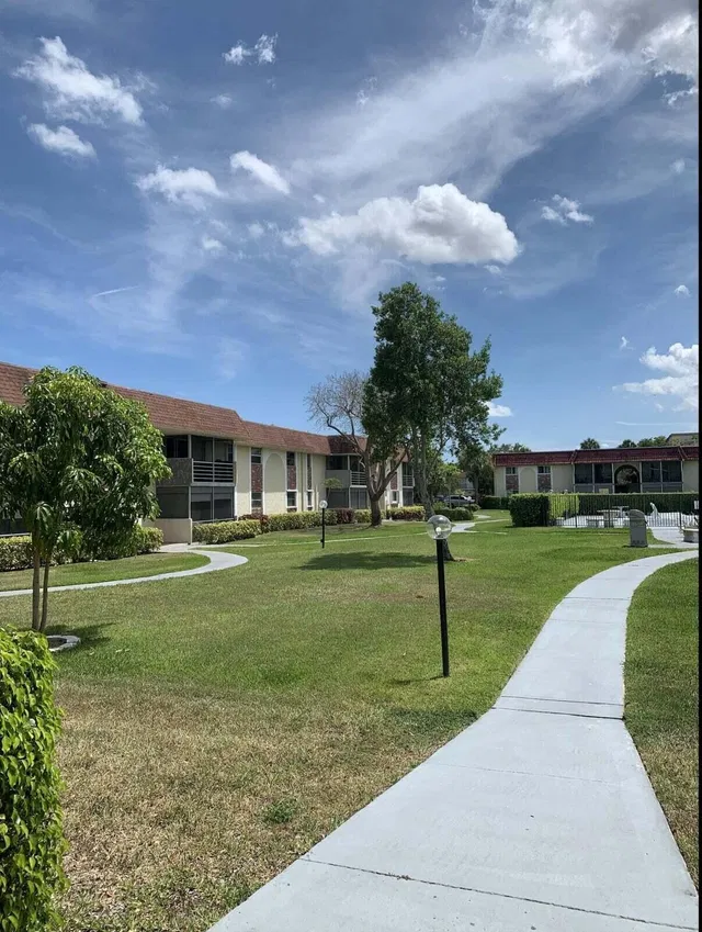 Unit 103 photo 29