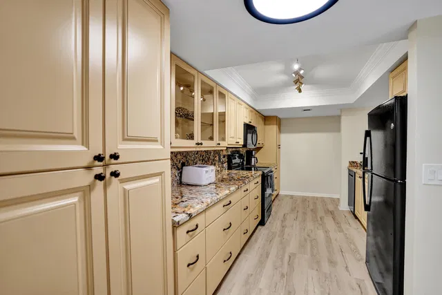 Unit 3305 photo 15