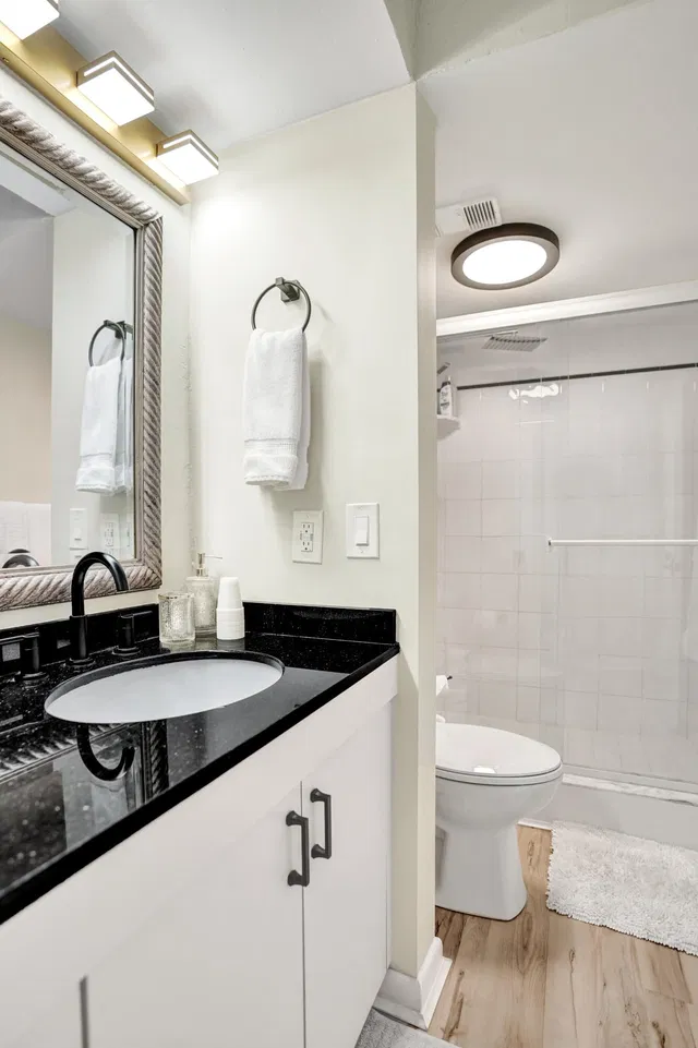 Unit 3305 photo 32