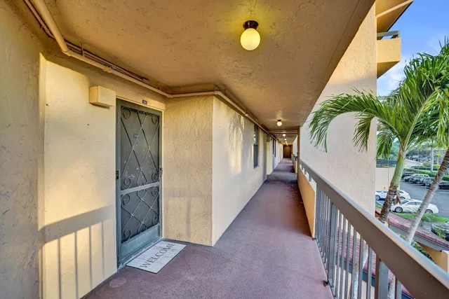 Unit 3305 photo 47