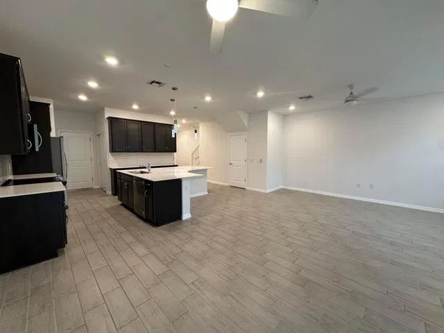 Residence photo 6