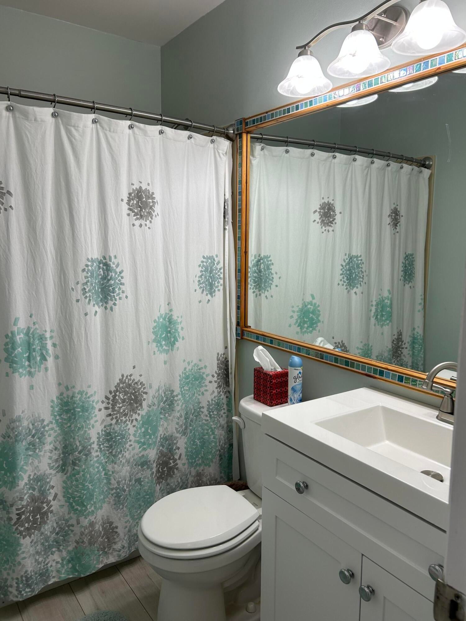 Unit H photo 7