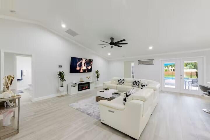 Residence photo 3