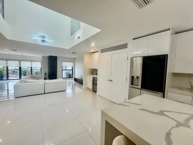 Residence photo 2