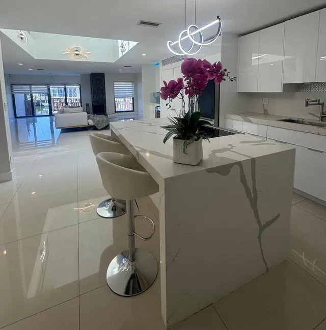 Residence photo 4