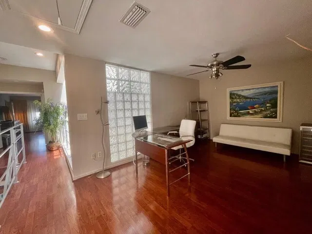 Residence photo 14