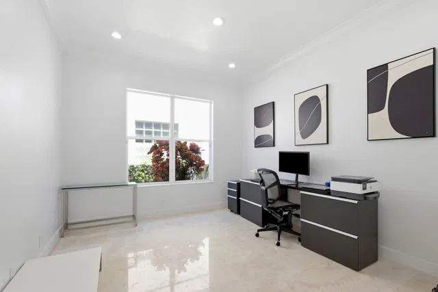 Woodfield Country Club Residence photo 27