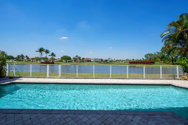 Woodfield Country Club Residence photo 48