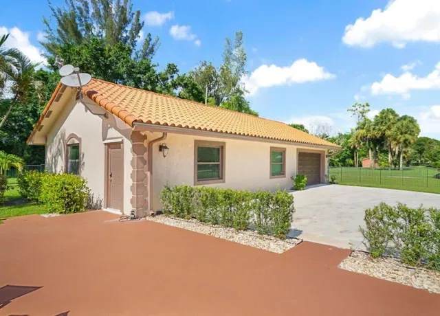 Paddock Park Residence photo 2