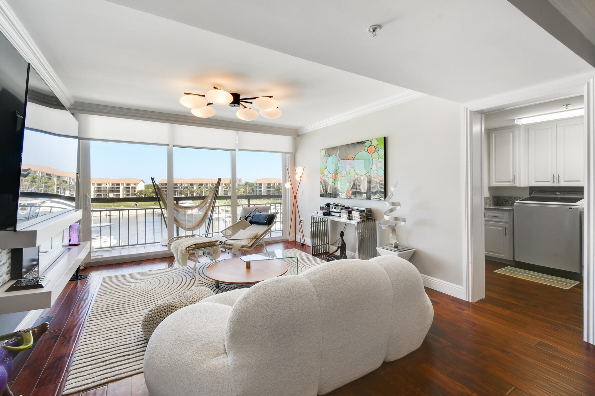 Unit 503 photo 14