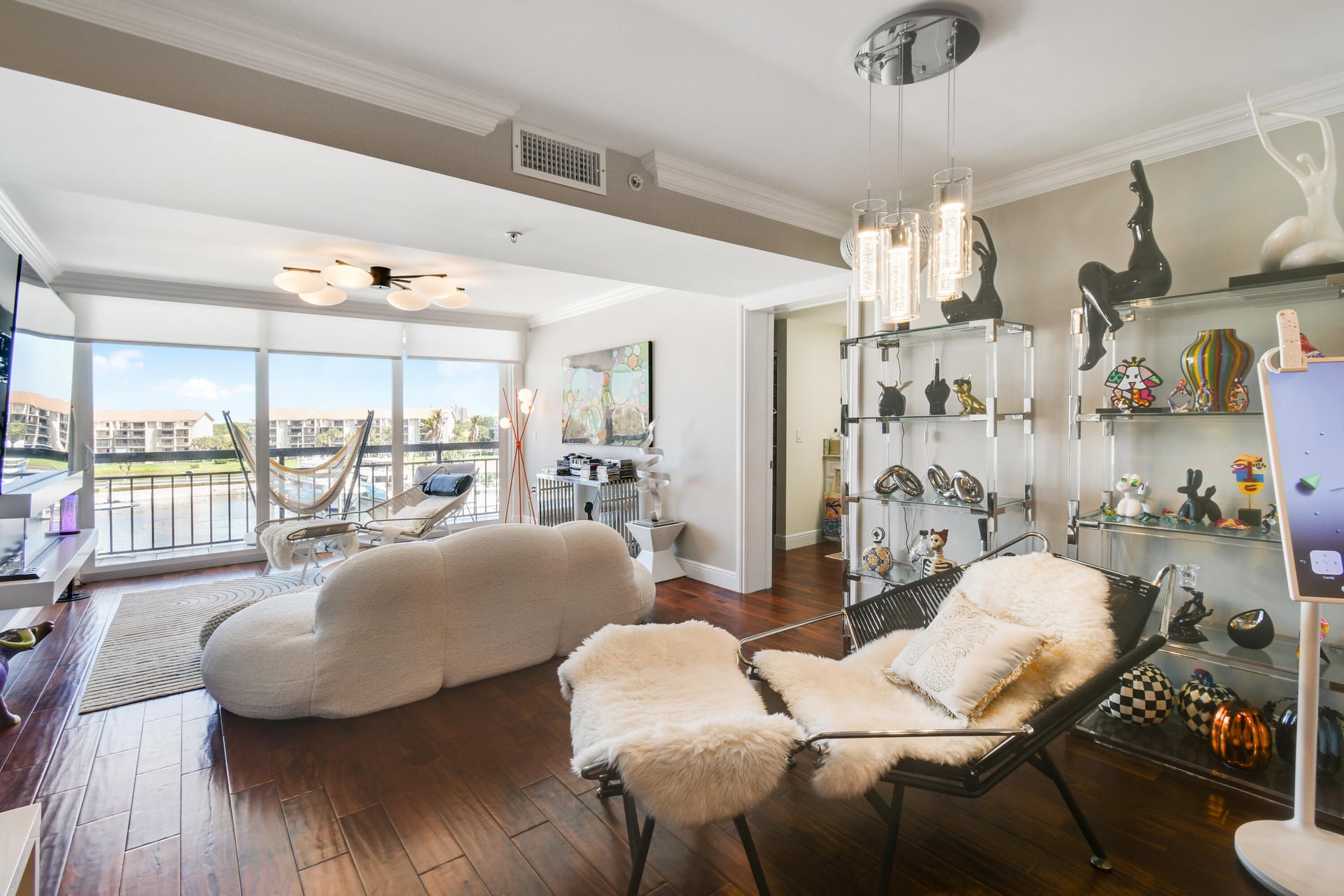 Unit 503 photo 15