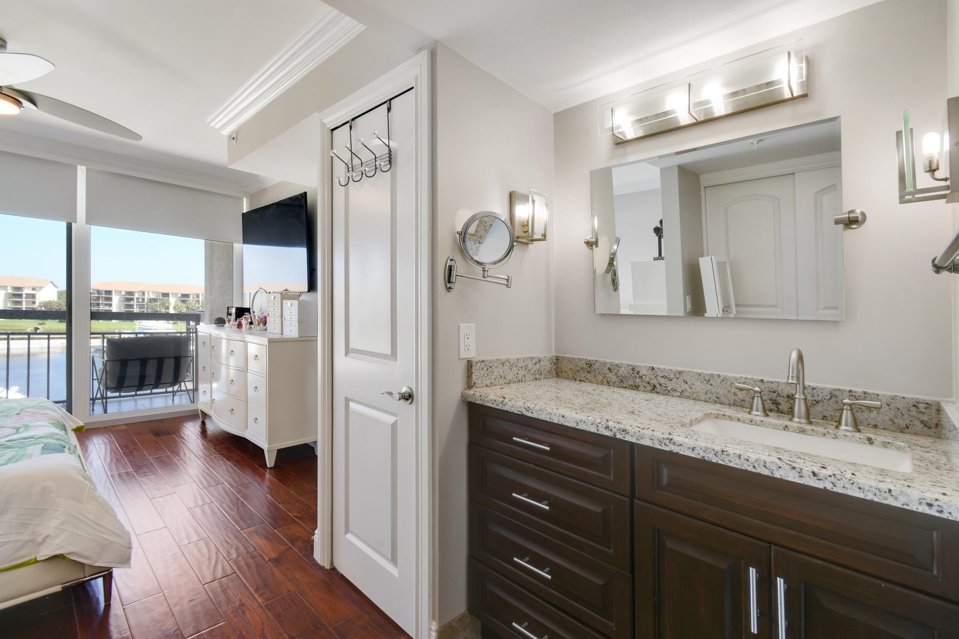 Unit 503 photo 22
