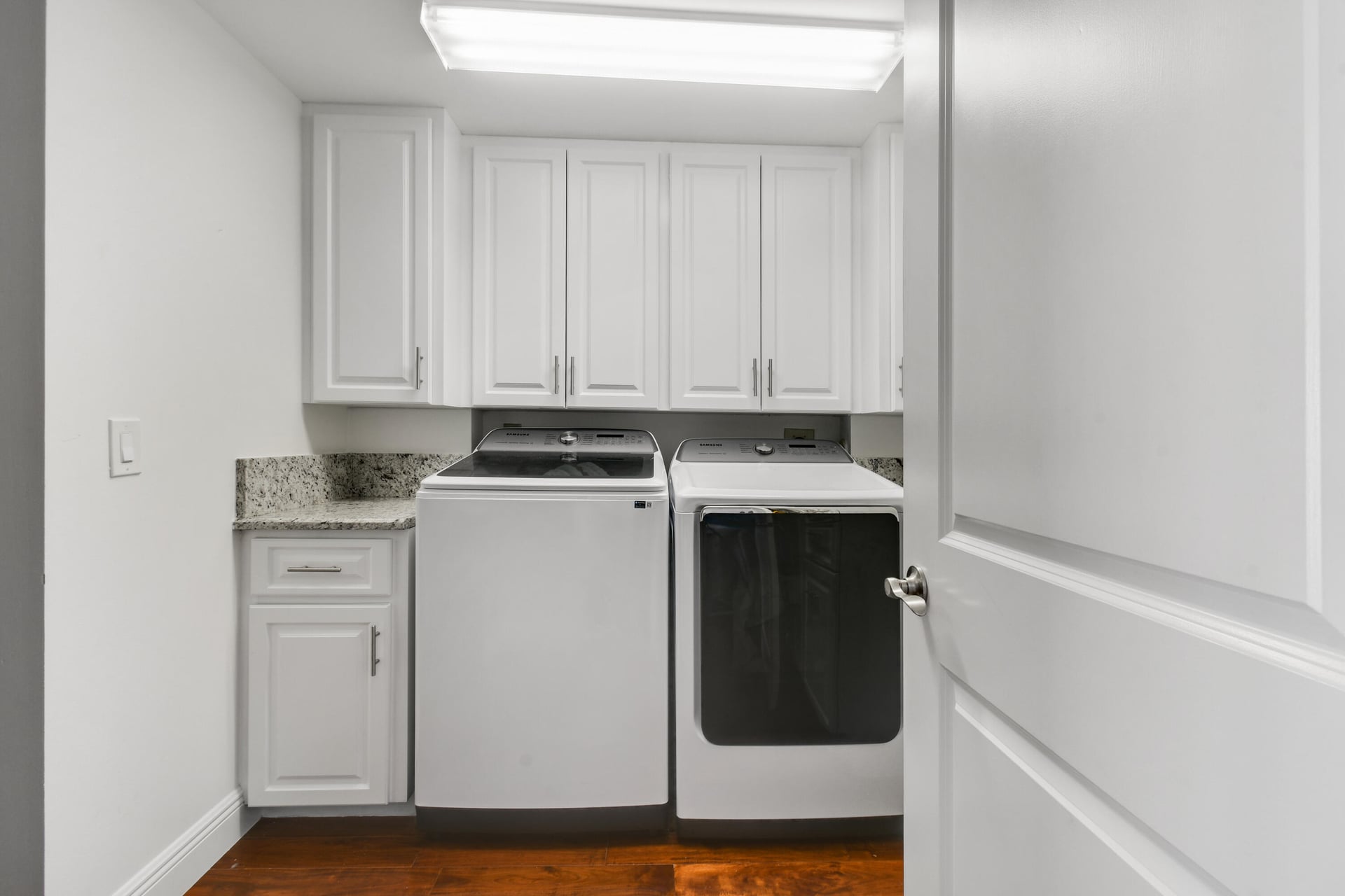 Unit 503 photo 32