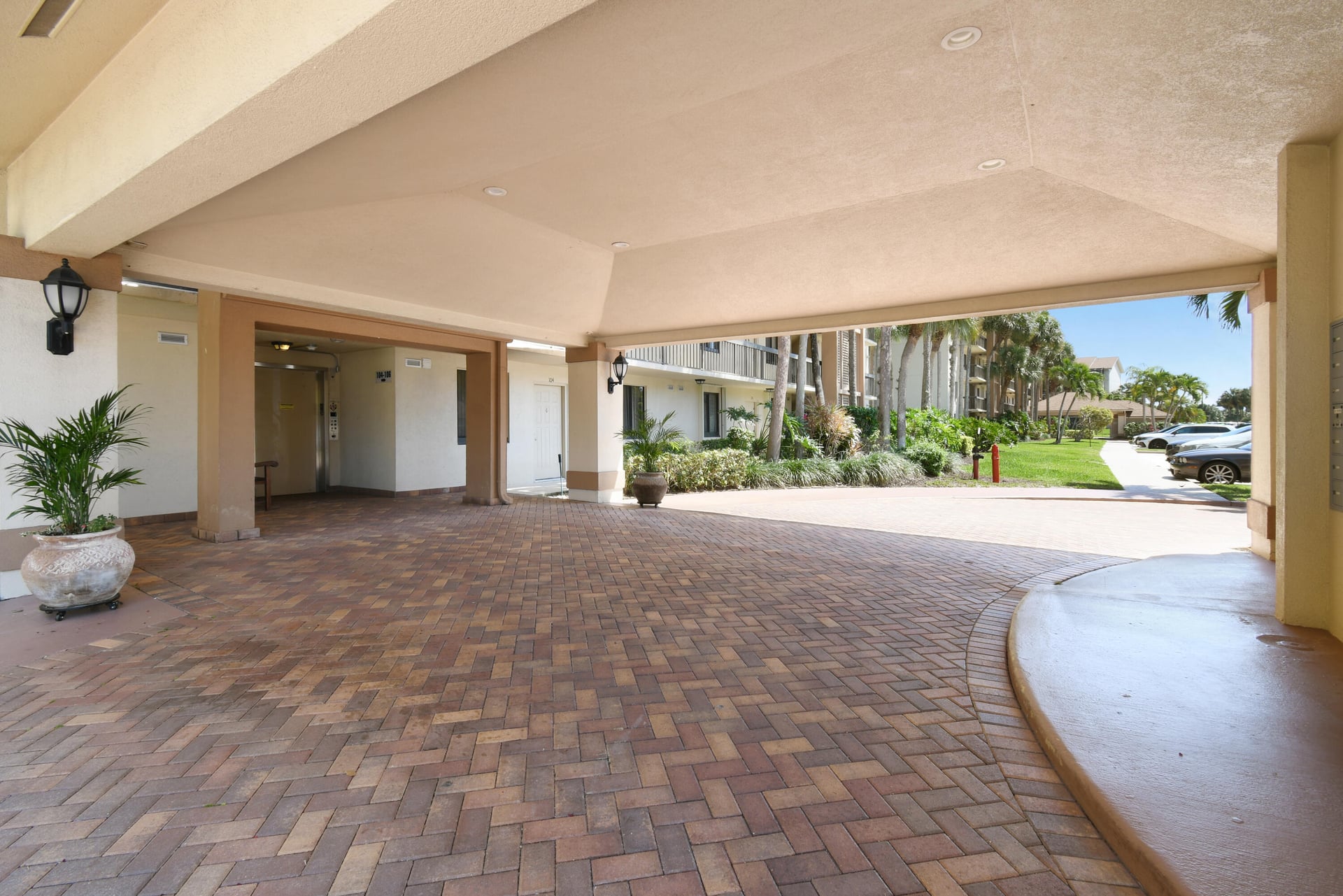 Unit 503 photo 46