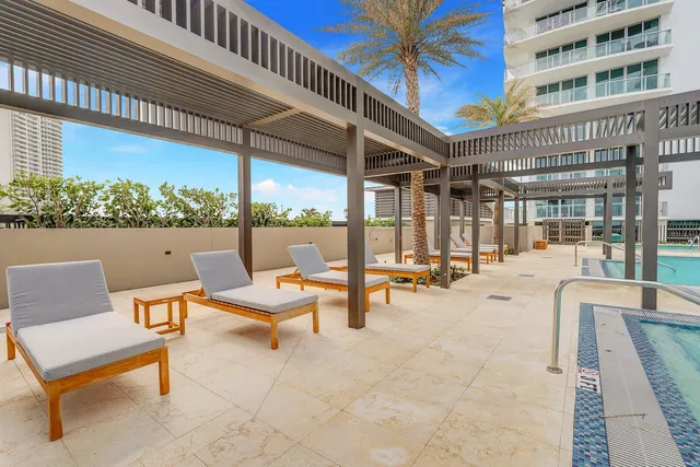 Singer Island Unit 704 photo 6