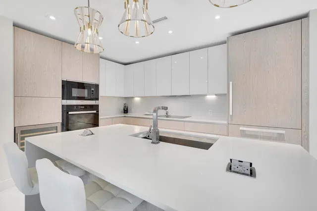 Singer Island Unit 704 photo 11