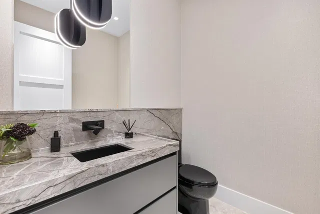 Residence photo 82