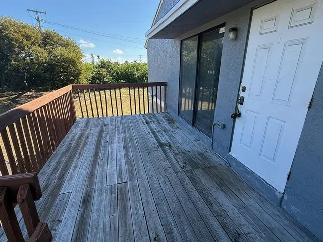 Unit H photo 25