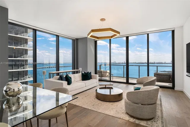 Elysee Miami 2302