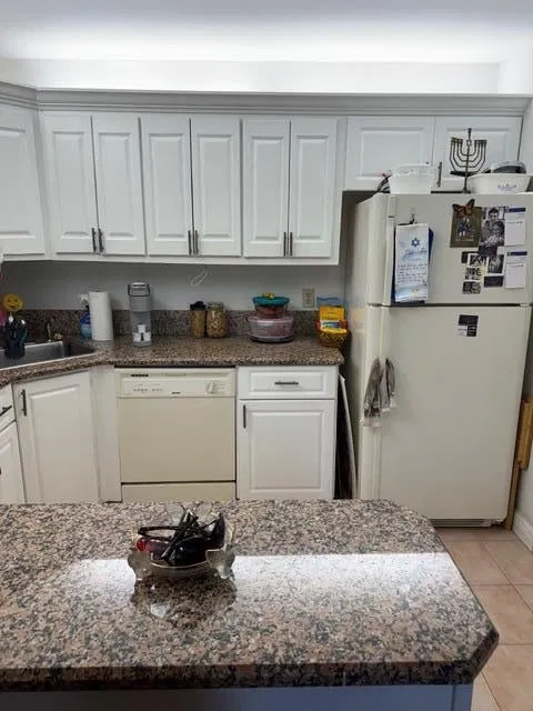 Unit B-1 photo 2
