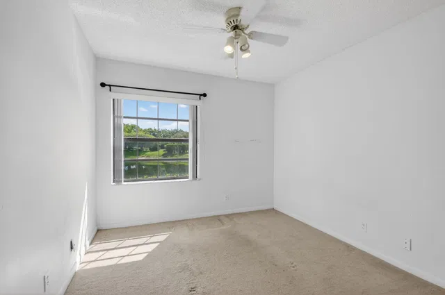 Unit F photo 19