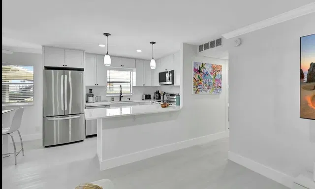  Unit 581 photo 15