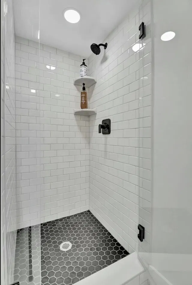  Unit 581 photo 17