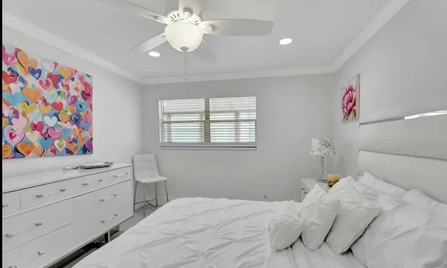  Unit 581 photo 19