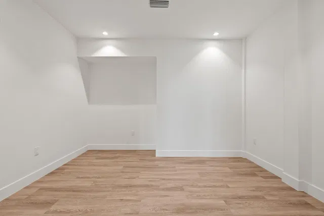 Unit 204 photo 15