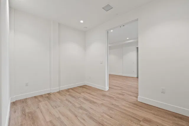 Unit 204 photo 16