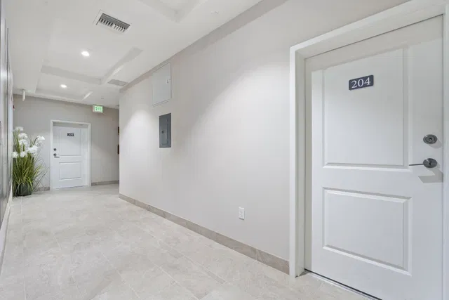 Unit 204 photo 20