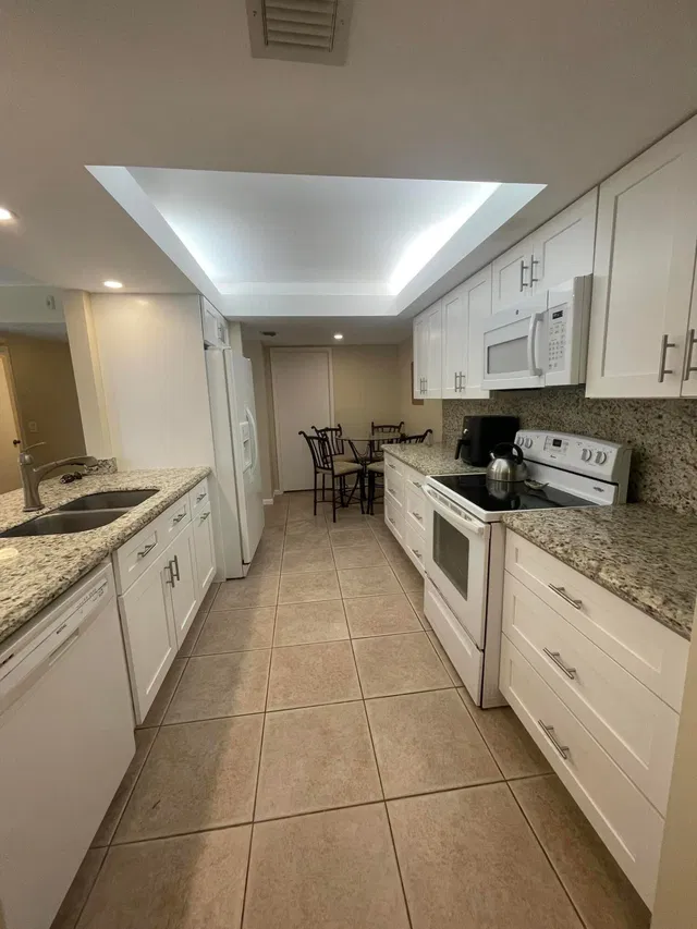 Unit 9203 photo 2