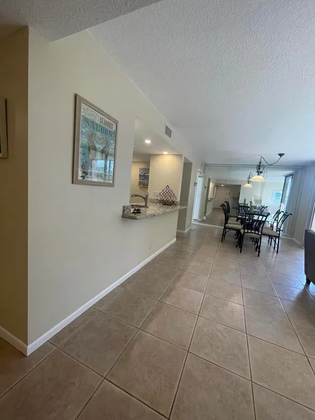 Unit 9203 photo 5