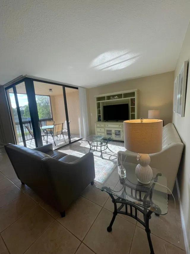 Unit 9203 photo 10