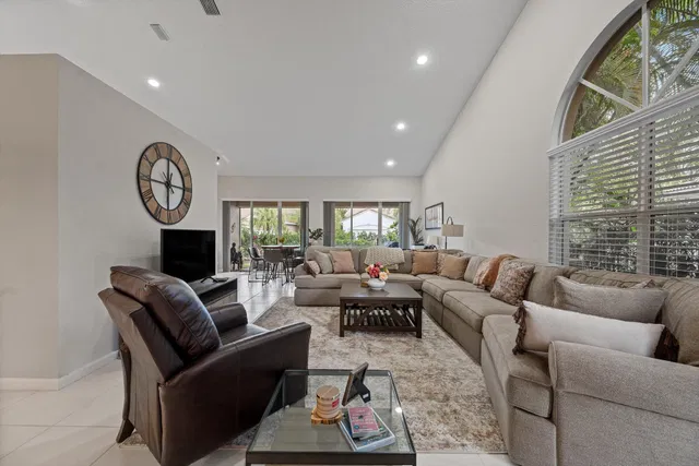 Residence photo 5