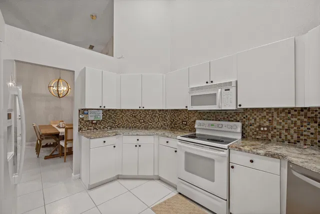 Residence photo 15
