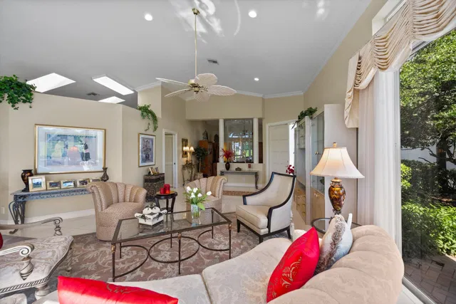  Residence photo 11