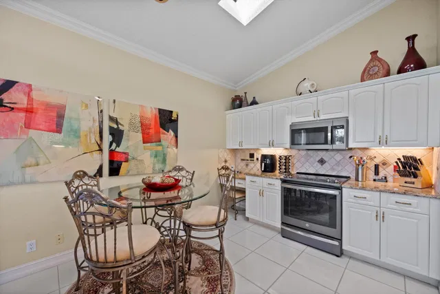  Residence photo 18