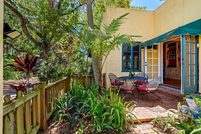 Residence photo 24