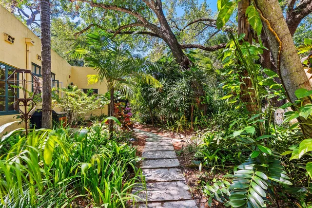 Residence photo 30