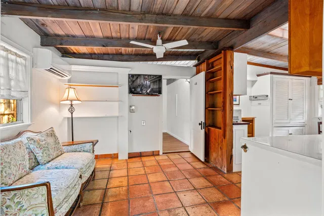 Residence photo 34