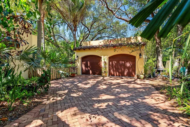 Residence photo 42