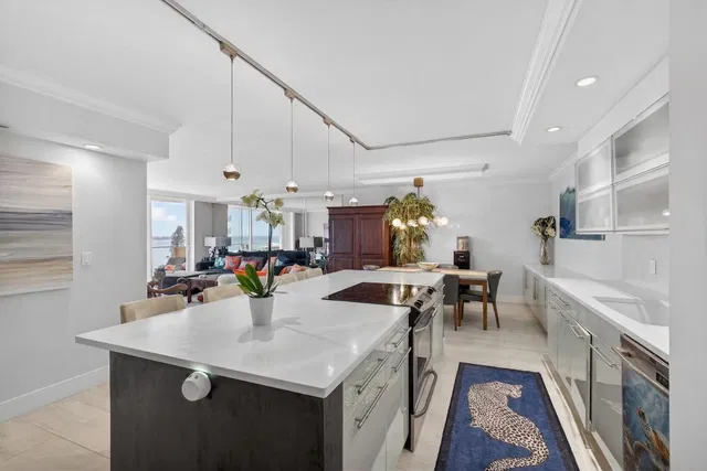 Aquarius Condominium Unit 805 photo 5