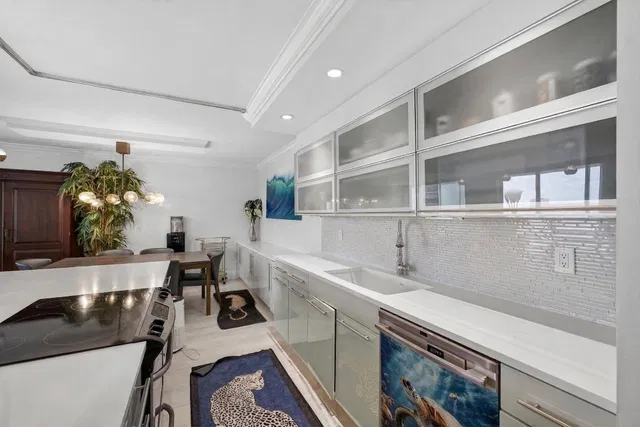 Aquarius Condominium Unit 805 photo 9