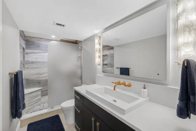 Aquarius Condominium Unit 805 photo 13