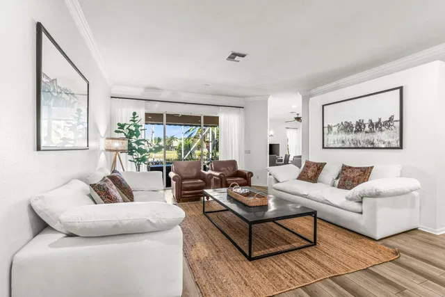 Residence photo 2